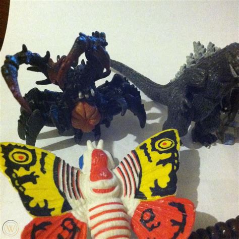 Godzilla Kaiju Pack Of Destruction Figures 2002 Toho Bandai Monster