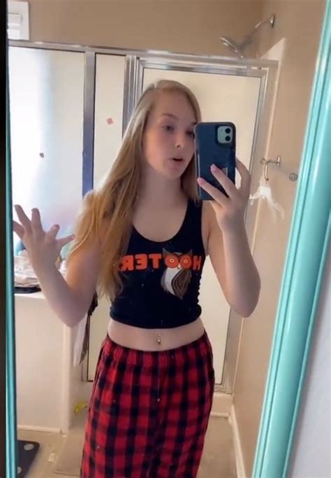 Hooters Worker Makes £290 In A Day Thanks To Big Boobs But Is Actually A Cup