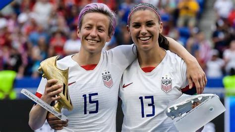 But it's tough to look away fr. Alex Morgan y Megan Rapinoe se pierden partido con USA ...