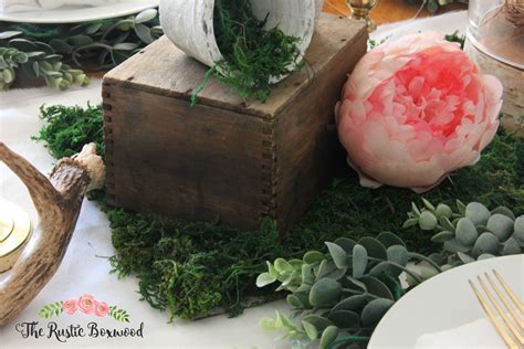 Decorating With Old Wooden Boxes The Rustic Boxwood Diy Diy Moss