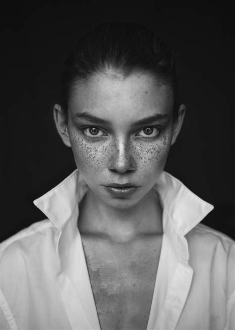 Wallpaper Women Model Portrait Simple Background Freckles Face
