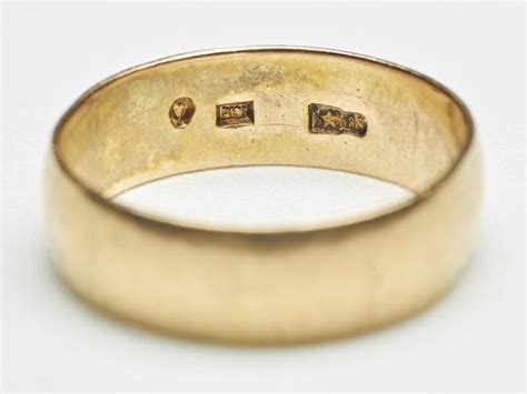 Lee Harvey Oswalds Wedding Ring On Display At Sixth Floor Museum