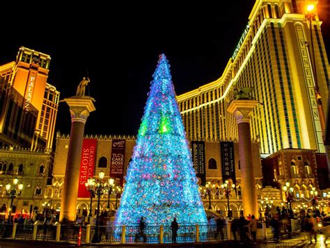 A christmas cactus is one of my very favorite holiday plants. Things To Do in Las Vegas During Christmas 2017 - Las ...