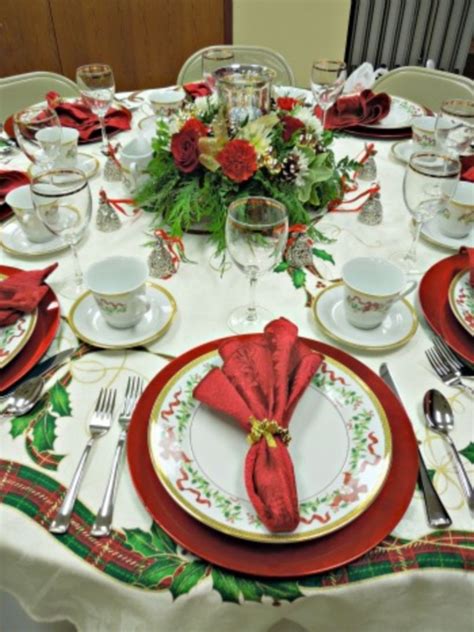 A christmas turkey plus trimmings. Outdoor Christmas Dinner Ideas - Elegant Outside Table ...