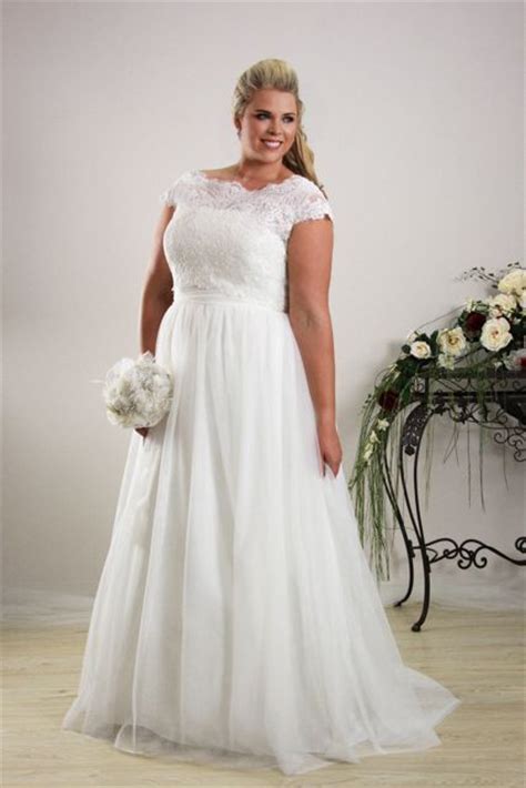 Top 11 Plus Size Wedding Dresses You Cant Resist