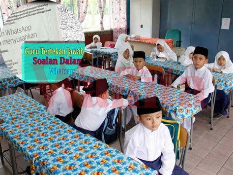Untuk di kelas daring biasanya saya gunakan teka teki yang memakai gambar untuk mempermudah. Gambar Guru Yang Sedang Mengajar Di Kelas - Tempat Berbagi ...