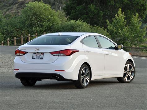Measured owner satisfaction with 2015 hyundai elantra performance, styling, comfort, features, and usability after 90 days of ownership. 2015 Hyundai Elantra - Test Drive Review - CarGurus