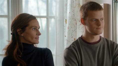 ‘ben Is Back Review A Mother And Son Face The Horrors Of Addiction The New York Times