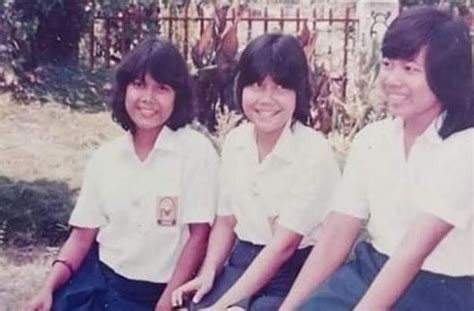 Lihat Tiga Siswi Smp Di Foto Tahun 1987 Model Rambut Hits Ini Jadi Sorotan