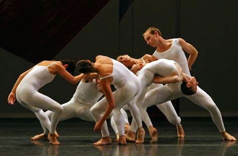 Fall For Dance Opens At City Center With 4 Companies The New York Times