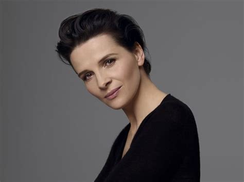 Gorgeous French Actress Juliette Binoche Turns And She Is Gracious As Ever Juliette Binoche