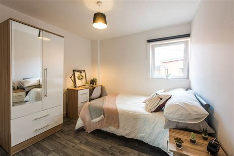 Search ice 4 bedroom apartments to find the college student apartment that is right for your needs. 4 Bedroom Apartment For Sale in Newcastle City Centre ...
