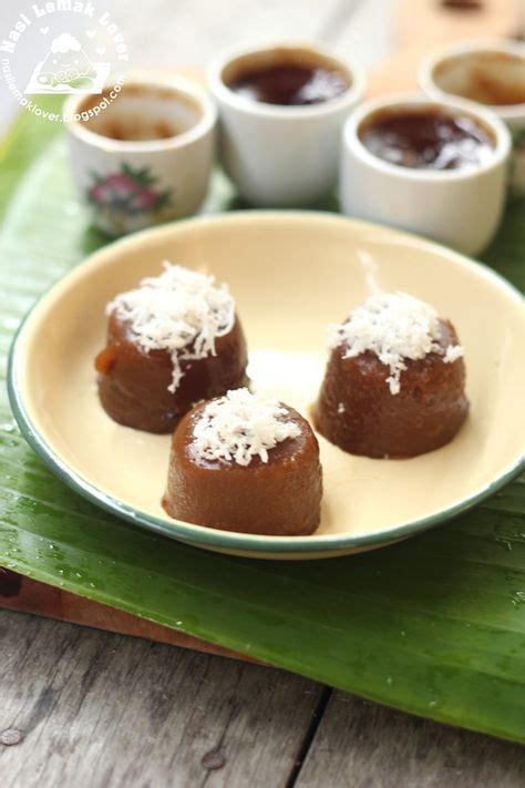 Kuih kosui 100g rice flour 25g potato starch 25g wheat starch 130g water mix till smooth 300g water 80g gula melaka (palm sugar) 40g brown sugar 2 pandan. Kuih Lompang Gula Melaka 椰糖碗粿 | Resep, Kue, Lemak