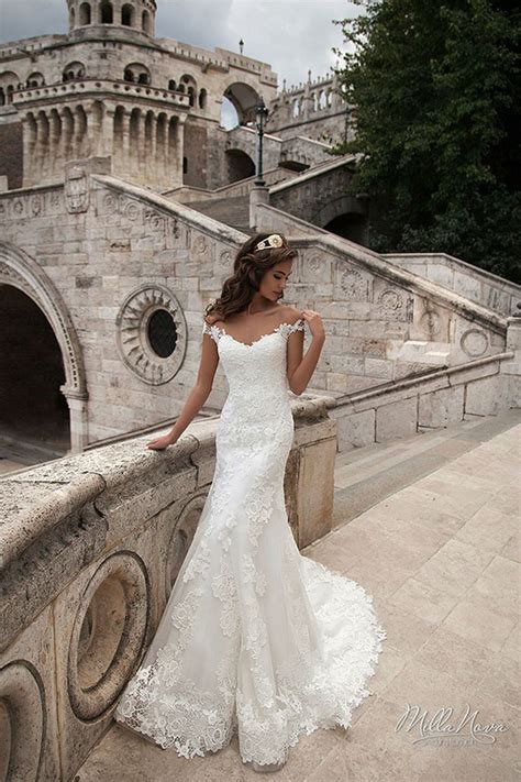 Aber auch weisse hochzeitskleider mit bunten motiven sind eine gute idee. Milla Nova 2016 Wedding Dresses | Hochzeitskleid, Bunte ...