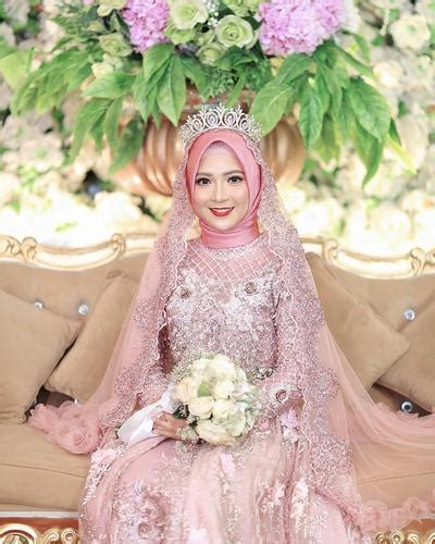 Gaun Pengantin Muslimah Modern Warna Peach Neofotografi