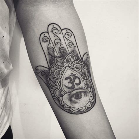 40 Flawless Hamsa Hand Tattoo Designs Tattooblend