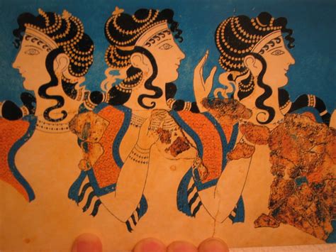Minoan Women Ancient Greek Art Minoan Art Ancient Greek Sculpture