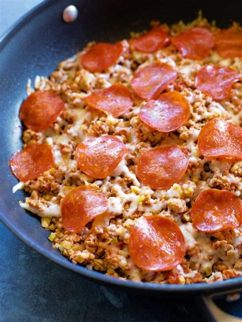 This would be a great weeknight family friendly keto we made our recipe with 2 pounds of ground beef in order to make 4 burger bowls, each bowl is 1 serving. Keto Pizza Skillet Recipe - The Girl Who Ate Everything