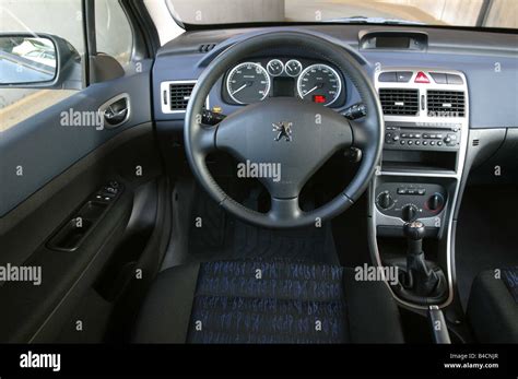 Peugeot 307 Sw Kombi Hi Res Stock Photography And Images Alamy