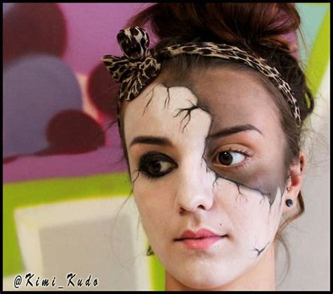 Broken Doll Painted Face With Images Face Painting Halloween