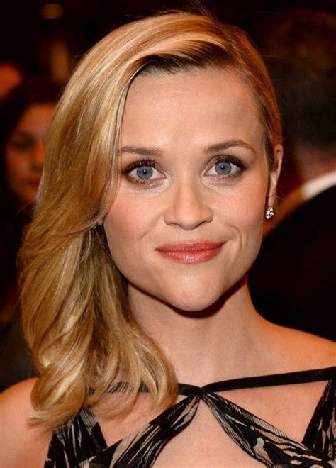 Reese Witherspoon Medium Length Hairstyle Slightly Waves Event Hairstyles Hairstyles With