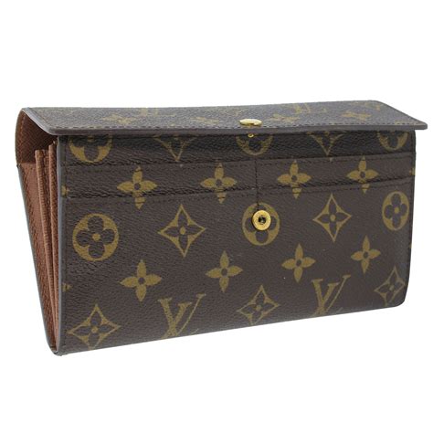 Louis vuitton is one of the most faked brands and it's belts and wallets' copies are getting produced more and more. Authentic Louis Vuitton Sarah Monogram Canvas Wallet