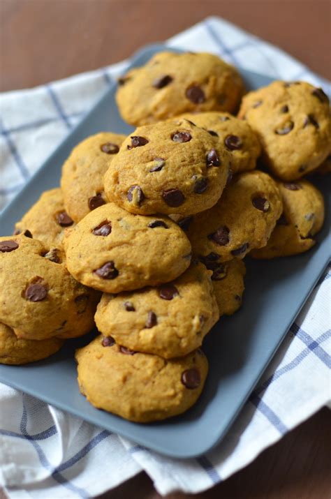 How To Make Awesome Soft Baked Chocolate Chip Cookies