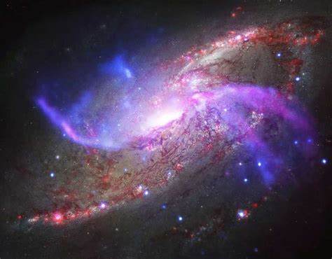 See The Most Beautiful Space Photos Of 2014 Galaxy Ngc Spiral Galaxy