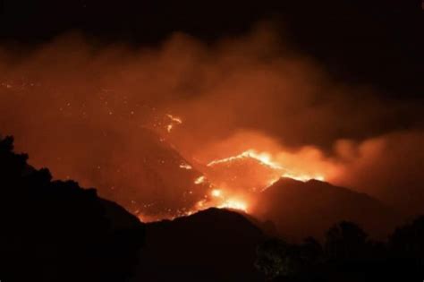 Bighorn Fire Doubles In Size Forces Evacuations Near Tucson Ariz