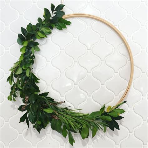 Diy Greenery Wreath Using Leaves From The Garden And An Embroidery Hoop