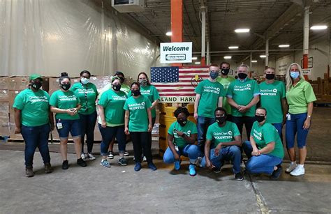 Come and help us distribute fruit, vegetables and other food to about 150 households. QuickChek Employees Volunteer at Local Food Bank - CStore ...