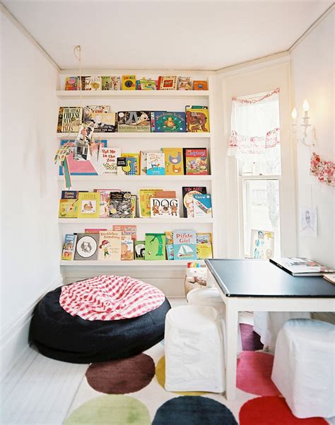 We think your little ones will definitely warm up to the idea of reading if they have this hammock chair (available on wukecao.sg ) in their study rooms too. Space Saving Book Shelves and Reading Rooms