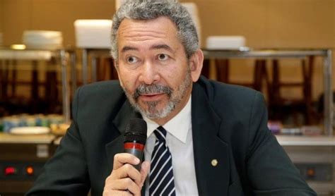 Aos gritos, vereador fernando torres ameaça prefeito colbert martins de impeachment, enquanto paulão reclama de demissão do filho de cargo que ocupava na prefeitura de feira de santana Paulão defende mais diálogo com a população - Brasil 247