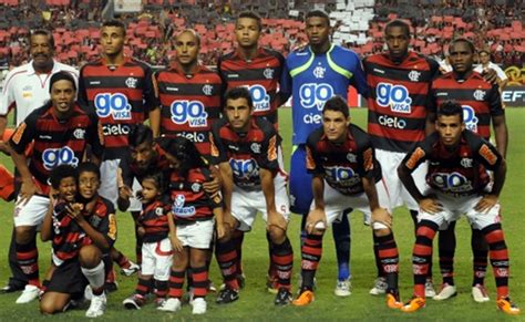 Flamengo coloca duas atletas na seleção juvenil de ginástica artística. FLAGUARÁ: FLAMENGO 2011
