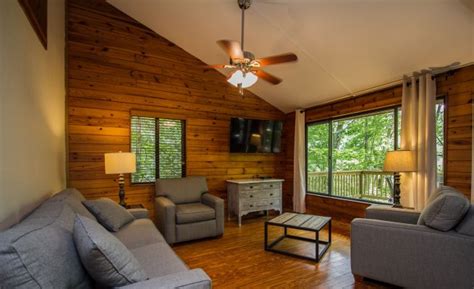With room for up to 22 guests, chestnut cabin is a great choice for family reunions, groups, and retreats! Deluxe Cabins | Nantahala Outdoor Center