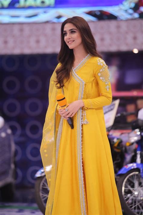 Top Pakistani Beautiful And Cute Actress Dress Design Ideas Pakistani