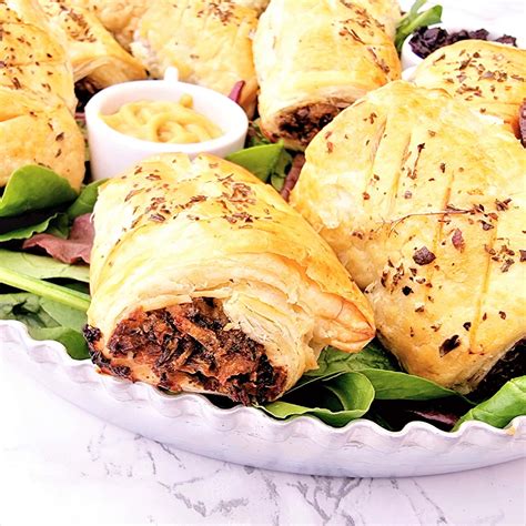 Vegetarian Sausage Rolls With Puff Pastry Without Cheese Feast