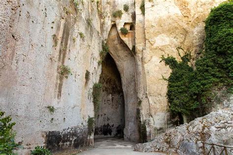 Orecchio Di Dionisio Leggenda Storia E Come Visitare La Grotta