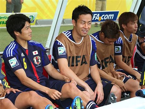 Jun 11, 2021 · 日本代表の主将で、現在は東京五輪代表にオーバーエージ枠で参加している吉田麻也が、6月11日に自身のsnsを更新。合宿所である福岡から、12日にジャマイカ戦が行なわれる名古屋へ移動する姿を披露し、大きな反響を呼んでいる。 吉田麻也の"例え"はスベらない？『JIN』に、スーツに ...