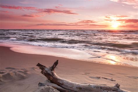 An der ostsee in polen gibt es eine große anzahl von ferienwohnungen. Urlaub an der Polnischen Ostsee: Badespaß und Kultur