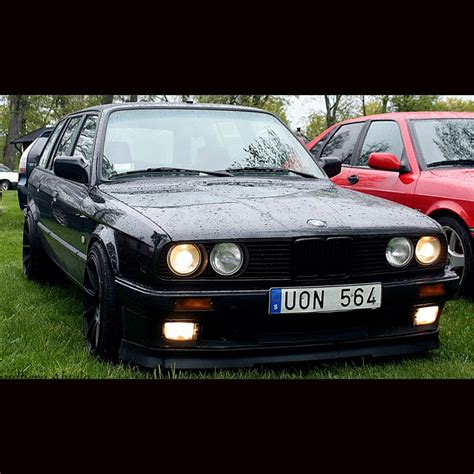 The five door 'estate' variant of the e30. Youan: Bmw E30 Touring Design Edition
