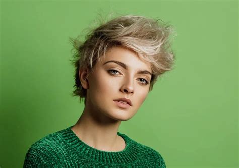 25 Spectacular Short Messy Hairstyles For Women 2023