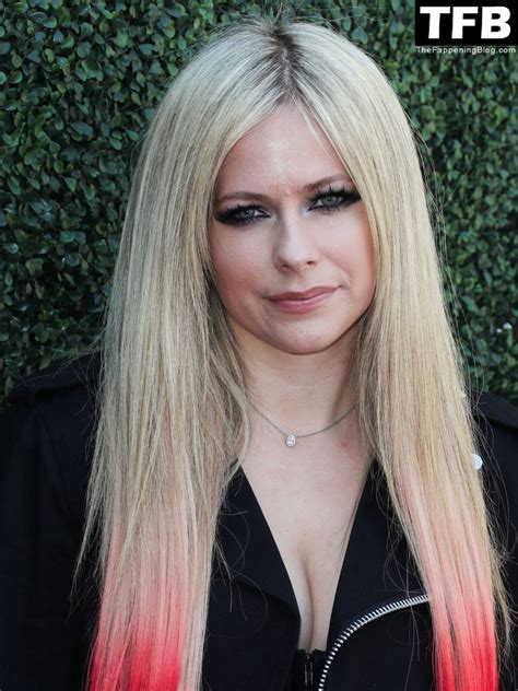 avril lavigne flaunts her sexy boobs at variety s 2021 music hitmakers brunch in la 80 photos