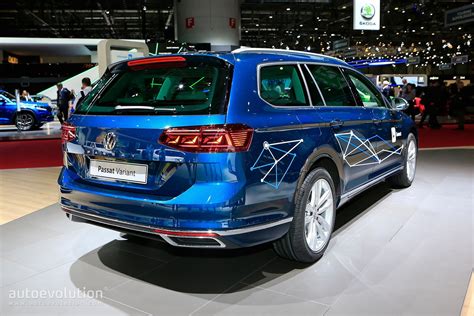 The volkswagen passat is a series of large family cars manufactured and marketed by the german automobile manufacturer volkswagen since 1973, and now in its eighth generation. 2020 VW Passat Facelift Is All About Details and Tech in ...