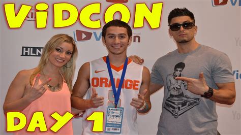 Jesse And Jeana From Pvp Interview And Random Girl Vlogging Vidcon Vlog Day 1 Youtube