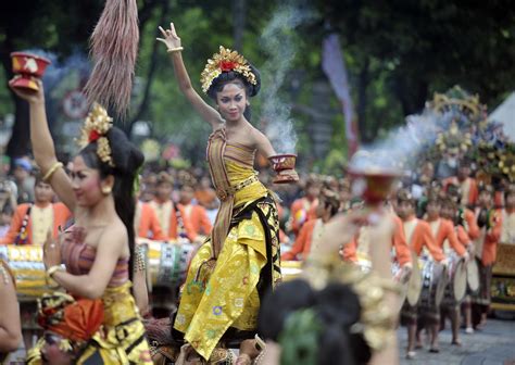 6 Perayaan Unik Tahun Baru Di Berbagai Kota Di Indonesia