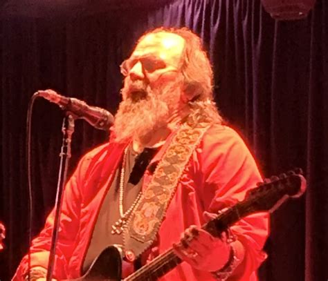 Steve Earle And The Dukes On Tour With The Whitemore Sisters Live At