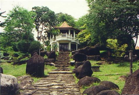 Bukit siguntang merupakan tempat wisata sejarah yang ada di palembang, sumatera selatan. Legenda Bukit Siguntang Palembang | infopalembang.id