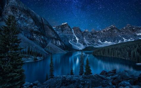 Free Download Beautiful Moraine Lake In Banff National Park Canada 4k