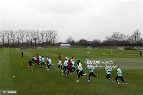 West Ham United Training Photos And Premium High Res Pictures Getty Images